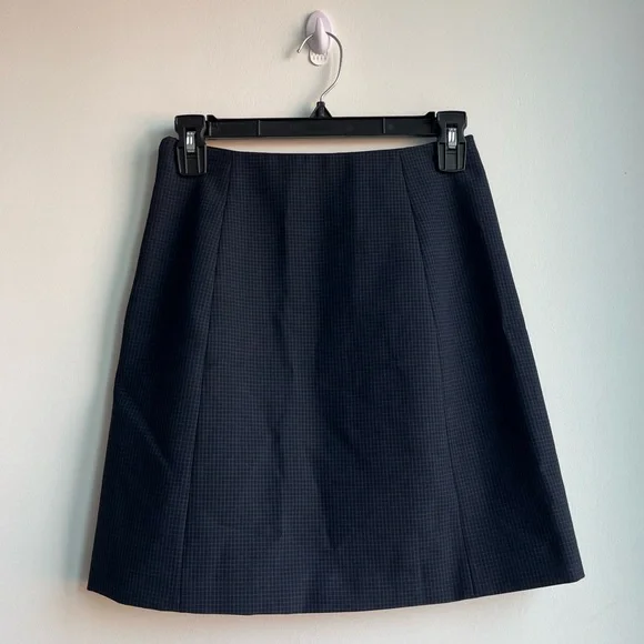 Aritzia Babaton - Skirt (Navy Plaid) - Picture 2 of 5